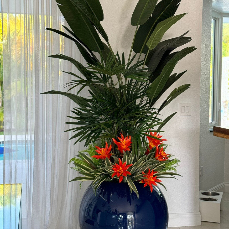 Tropical Mix Plants en azul cobalto Globe en el macetero